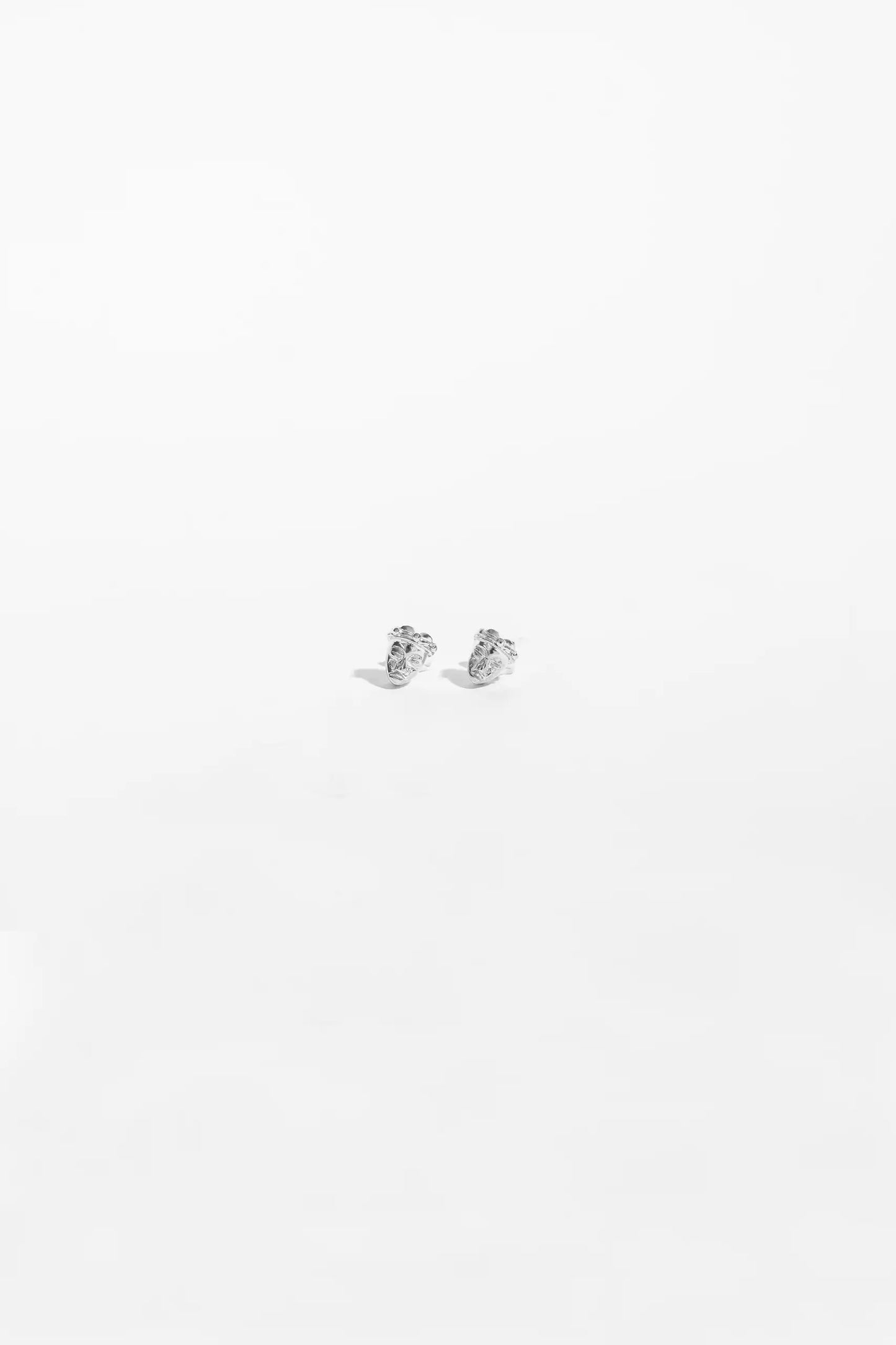 LES BOUCLES D'OREILLES NAKA