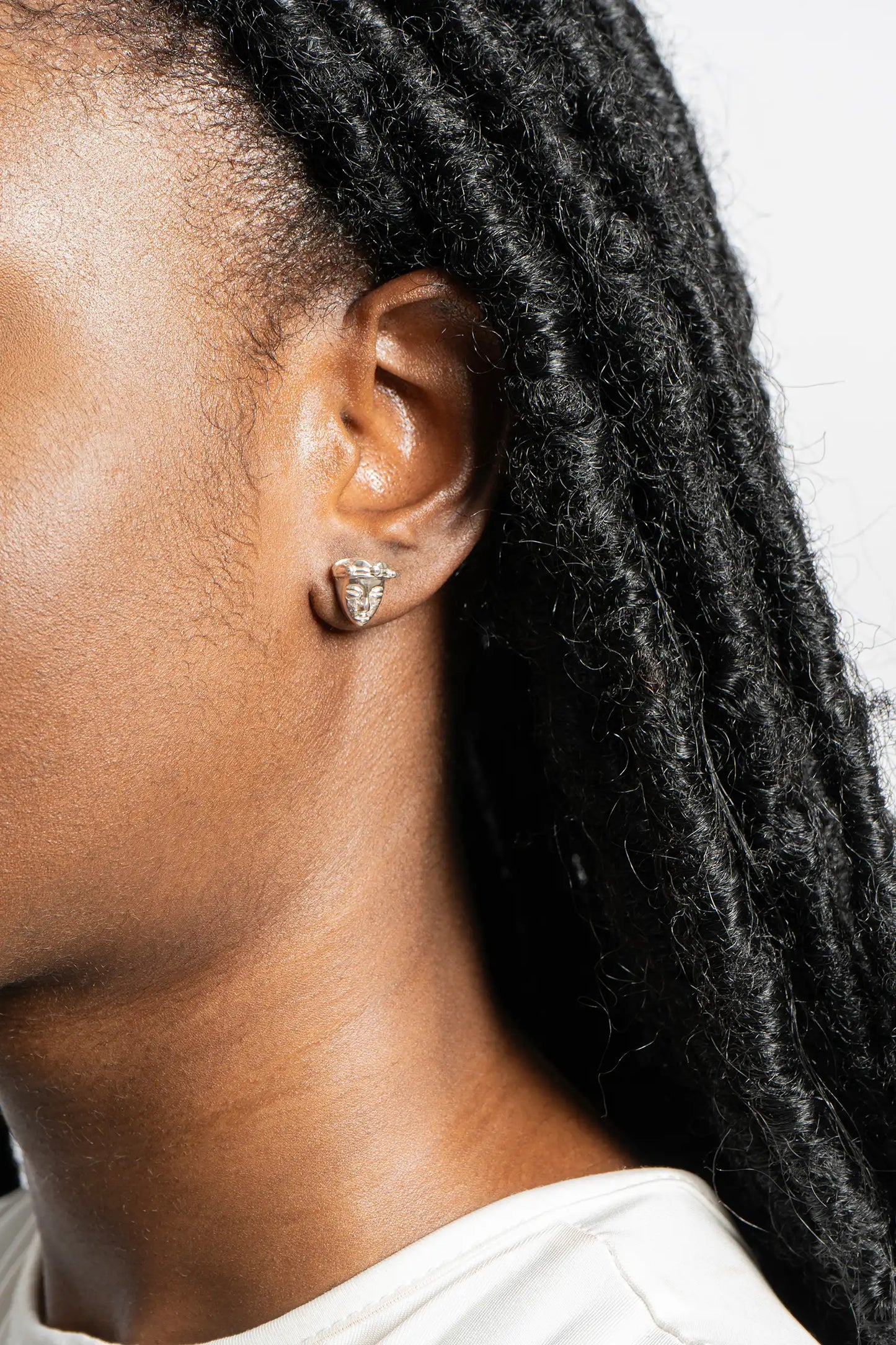 LES BOUCLES D'OREILLES NAKA